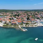 Leona Lejlighed Sukošan
