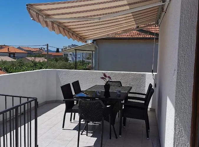 Apartamento Leona Sukošan