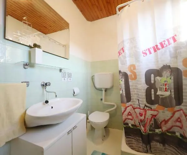 Apartamento Leona Sukošan