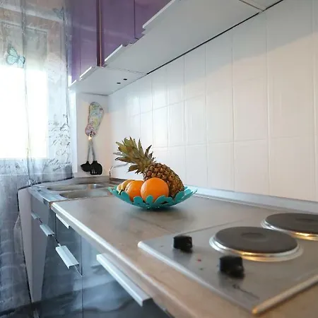 Leona Apartment Sukosan